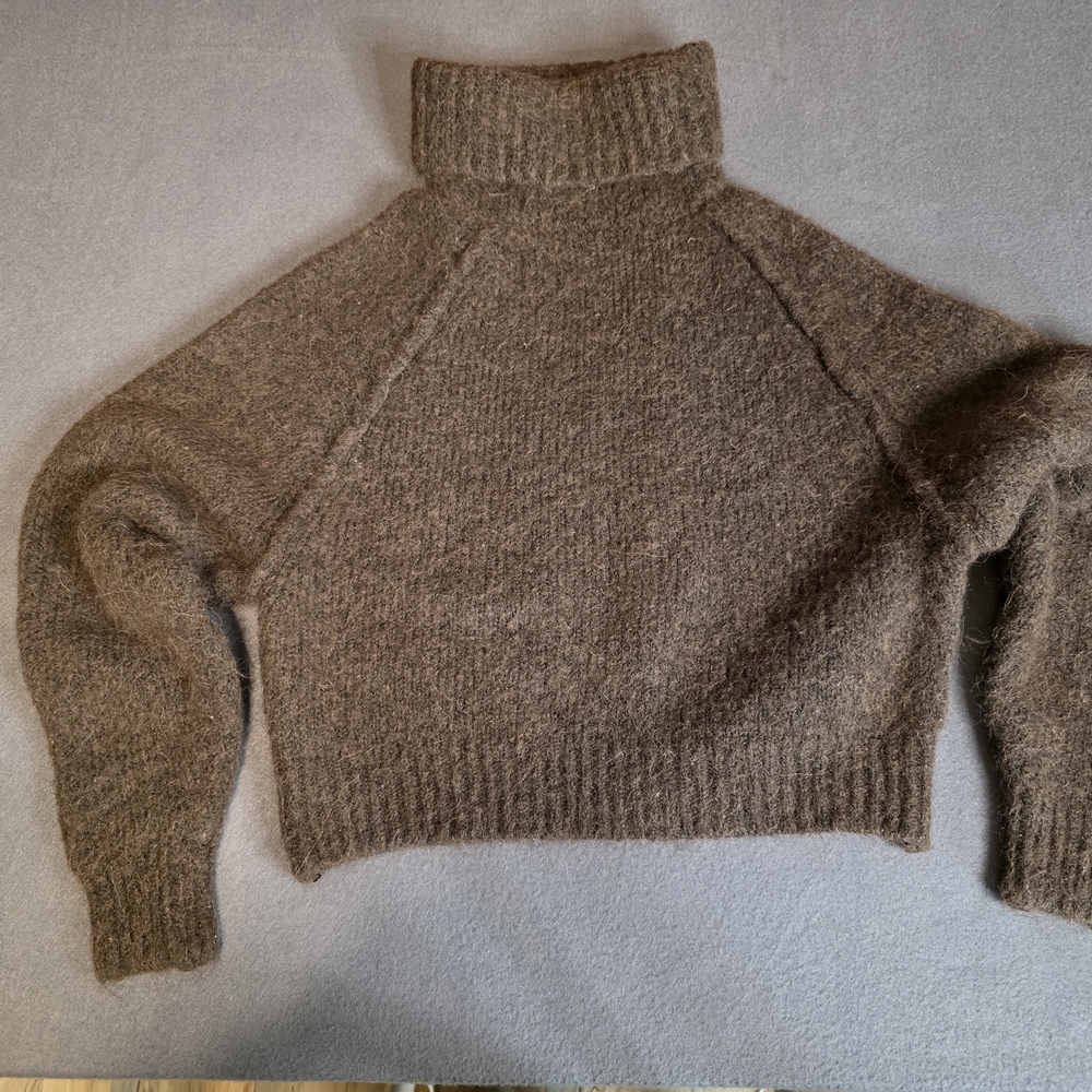 Zara Chocolate Cropped Medium Sweater 6% Alpaca Beautiful Preppy Turtleneck -O